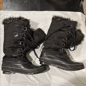Nine West Dig This 2 Black Winter Rain Boots with Fur Trim Women’s size 6